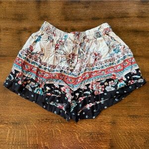 Women’s S Black, Cream, and Red patterned floral shorts